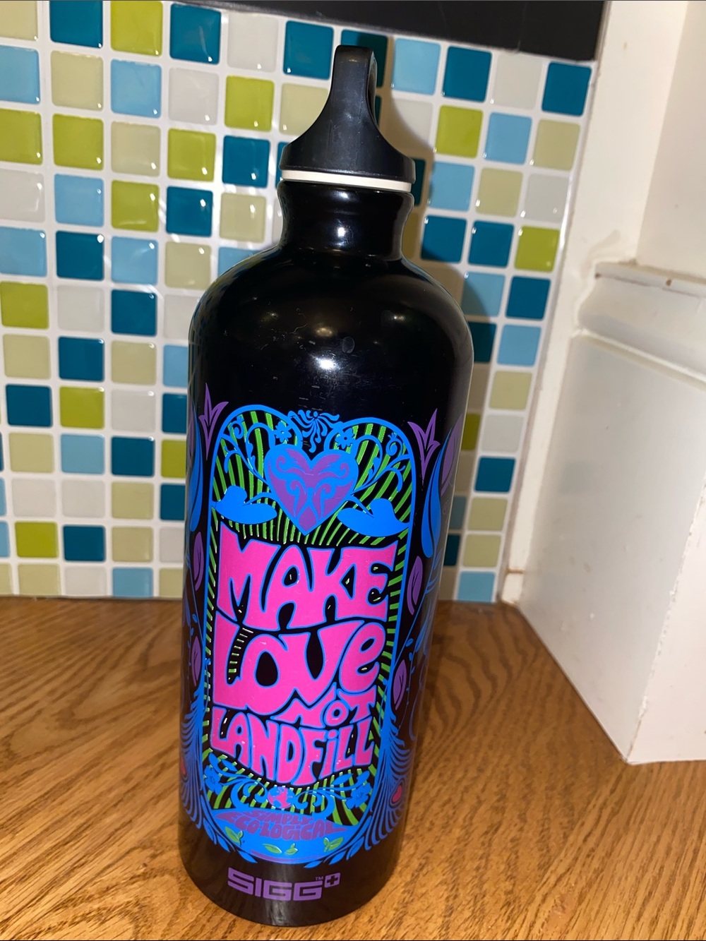 SIGG 20 OZ Waterbottle “Make Love not Landfill”